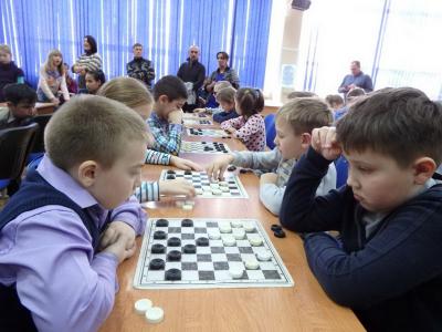 В рязанской школе №63 прошли баталии первенства области по русским шашкам